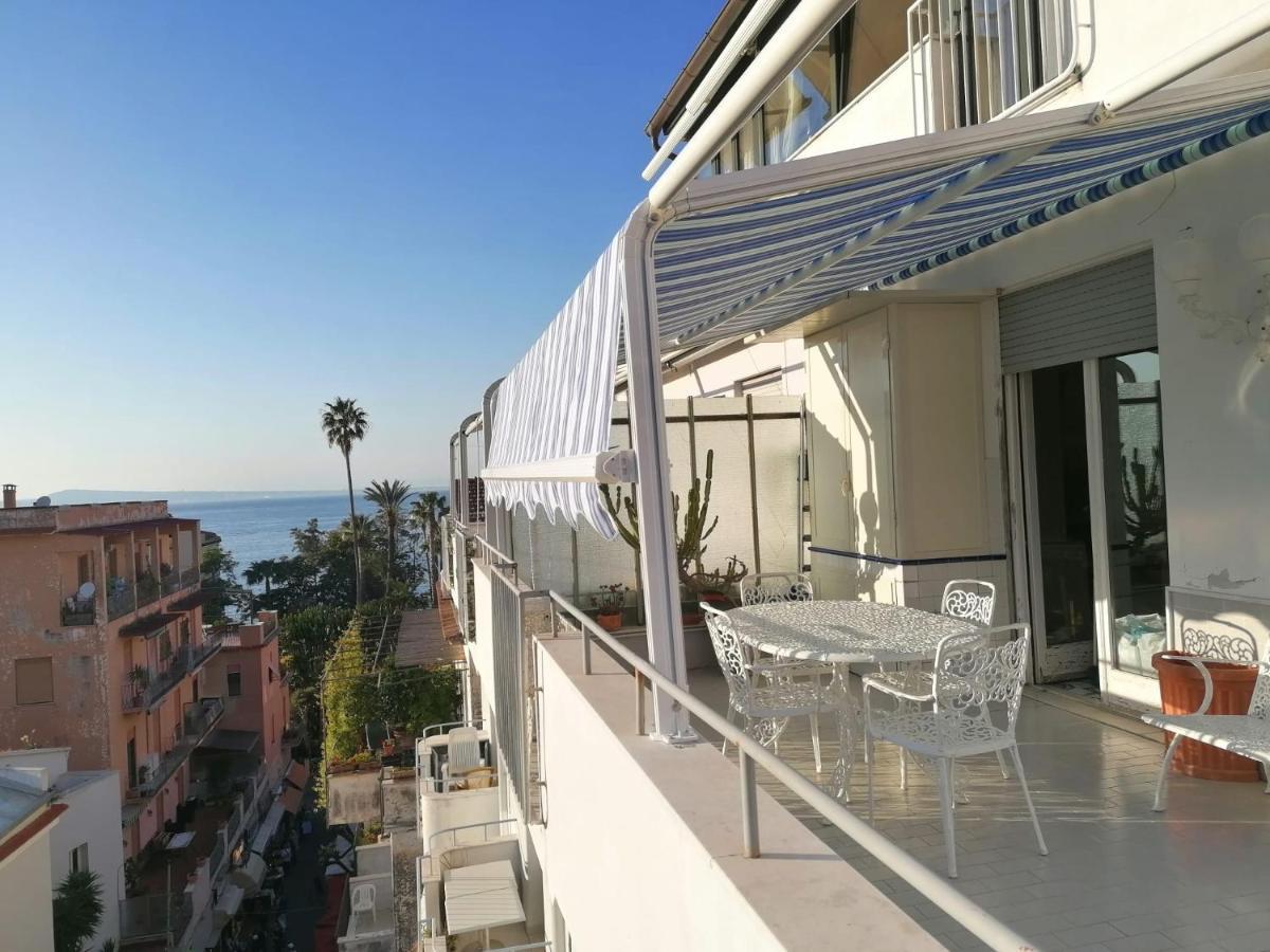 La Casa Di Rosa Apartment Sorrento Luaran gambar