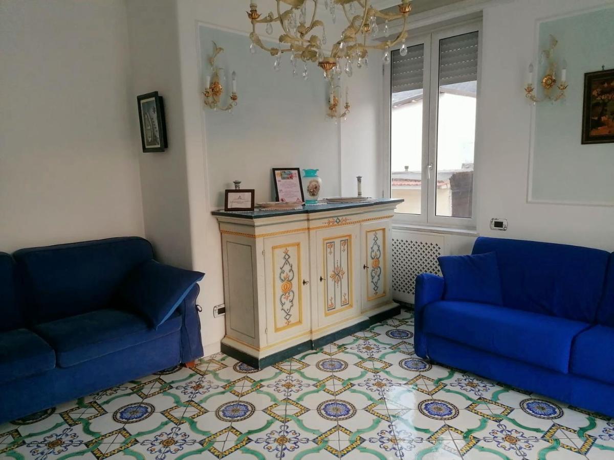 La Casa Di Rosa Apartment Sorrento Luaran gambar