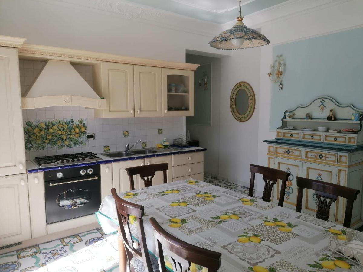 La Casa Di Rosa Apartment Sorrento Luaran gambar