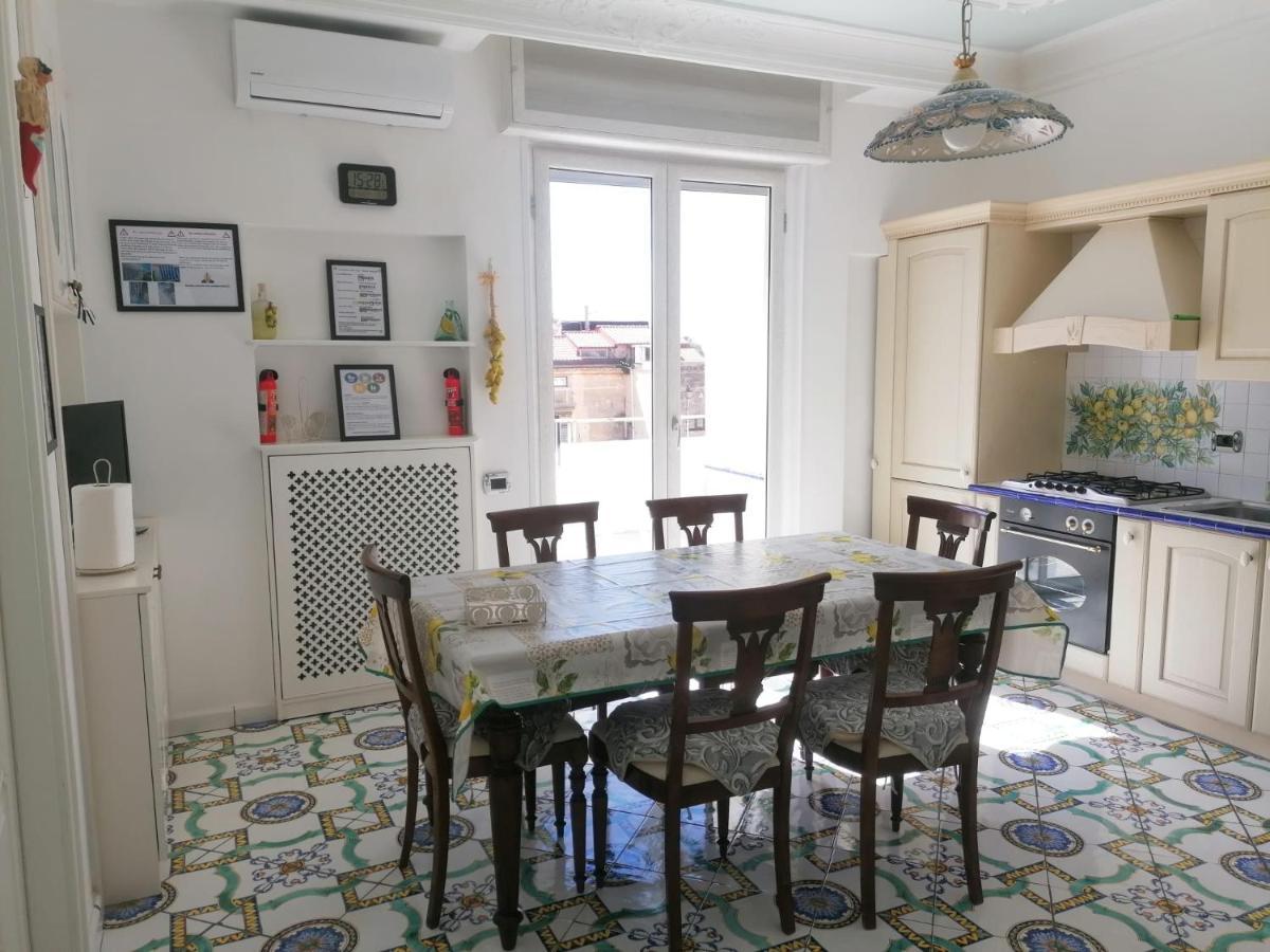 La Casa Di Rosa Apartment Sorrento Luaran gambar